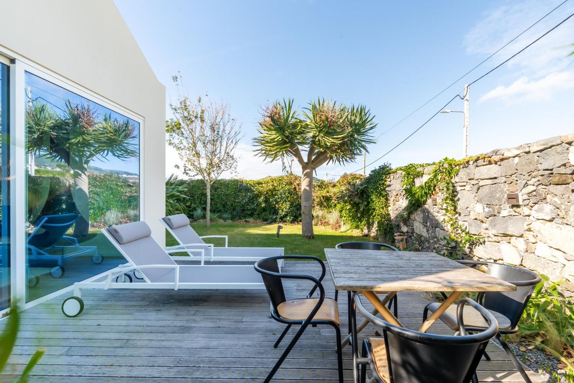 Sensi Azores Nature And Spa Ginetes Exteriér fotografie The garden of the house