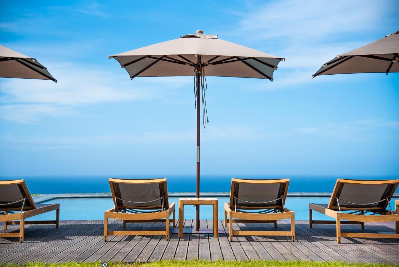 Sensi Azores Nature And Spa Ginetes Exteriér fotografie A patio umbrella
